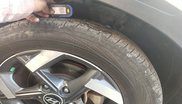 2020 Hyundai VENUE SX 1.5 CRDI, Diesel, Manual, 1,27,023 km, tyre