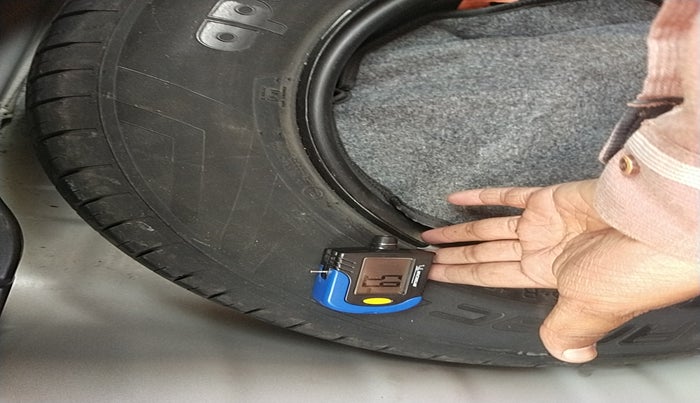 2020 Hyundai VENUE SX 1.5 CRDI, Diesel, Manual, 1,27,023 km, tyre