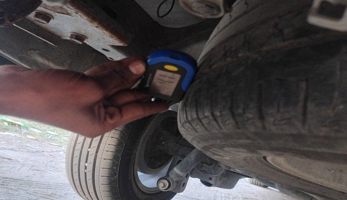 2017 Toyota Innova Crysta 2.8 GX AT 7 STR, Diesel, Automatic, 91,830 km, tyre