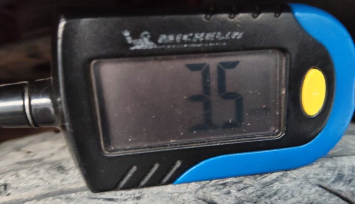 2022 Maruti Swift VXI, Petrol, Manual, 71,310 km, tyre