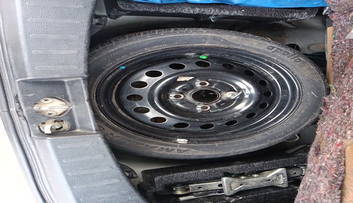 2013 Maruti Wagon R 1.0 VXI, Petrol, Manual, 97,324 km, tyre