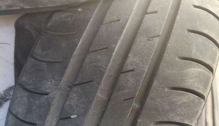 2020 Maruti Alto LXI, Petrol, Manual, 1,77,832 km, tyre