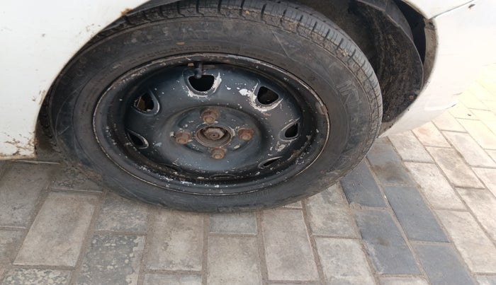 2010 Maruti Zen Estilo LXI, Petrol, Manual, 57,034 km, tyre