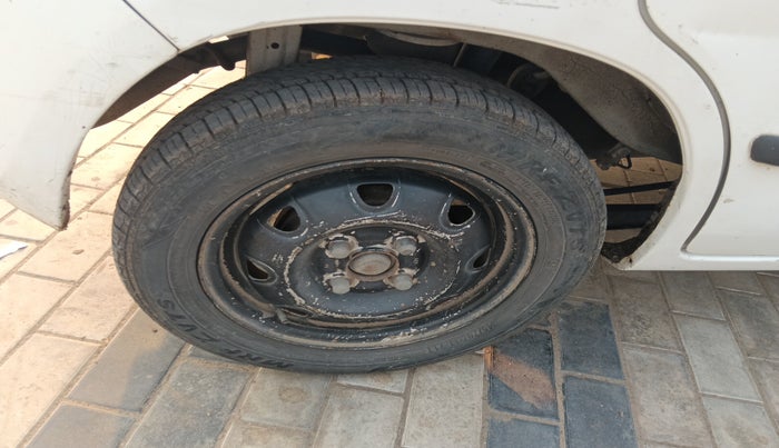 2010 Maruti Zen Estilo LXI, Petrol, Manual, 57,034 km, tyre