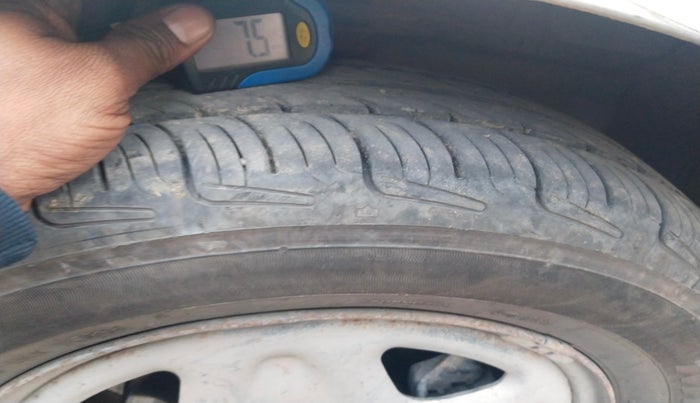 2013 Chevrolet Beat LT DIESEL, Diesel, Manual, 1,62,999 km, tyre