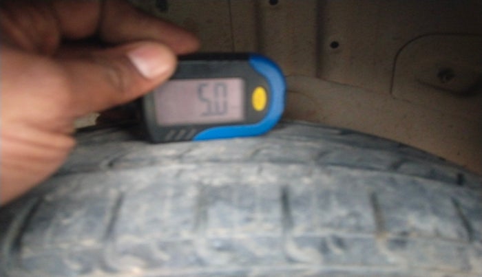 2013 Chevrolet Beat LT DIESEL, Diesel, Manual, 1,62,999 km, tyre