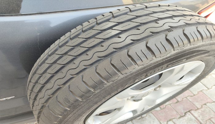 2014 Ford Ecosport AMBIENTE 1.5L DIESEL, Diesel, Manual, 92,832 km, tyre