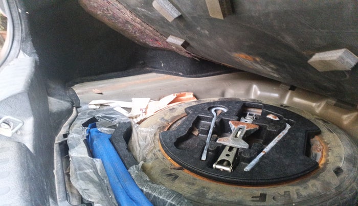 2014 Maruti Ciaz ZXI, Petrol, Manual, 1,07,308 km, tyre