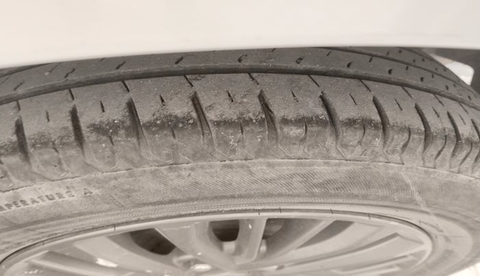 2019 Maruti Ertiga ZXI+ SHVS, Petrol, Manual, 90,732 km, tyre