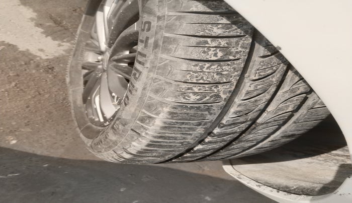 2019 Maruti Ertiga ZXI+ SHVS, Petrol, Manual, 90,732 km, tyre