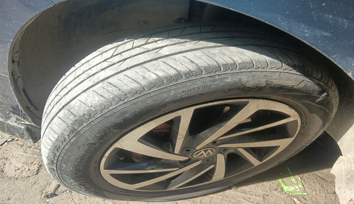 2023 Volkswagen VIRTUS TOPLINE TSI 1.0 MT, Petrol, Manual, 50,575 km, tyre