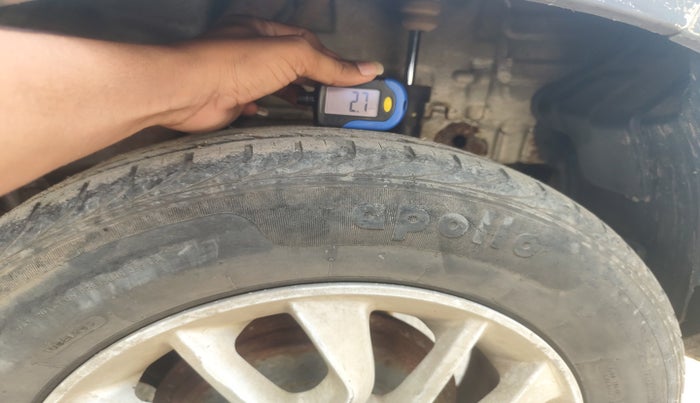 2016 Mahindra Kuv100 K8 D 6 STR, Diesel, Manual, 89,089 km, tyre