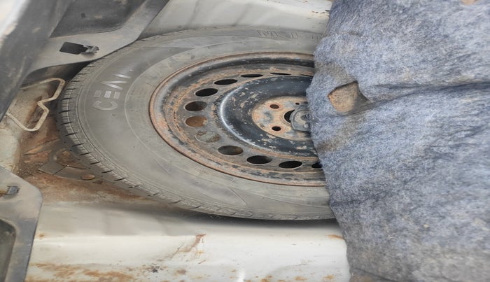 2017 Maruti Baleno DELTA DIESEL 1.3, Diesel, Manual, 2,23,232 km, tyre