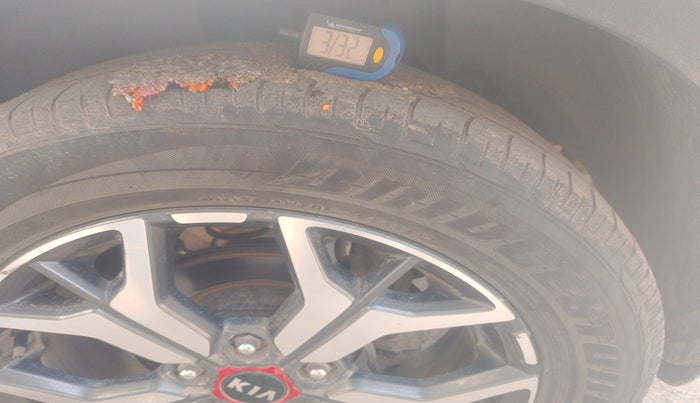 2019 KIA SELTOS GTX AT 1.4 PETROL, Petrol, Automatic, 1,08,578 km, tyre