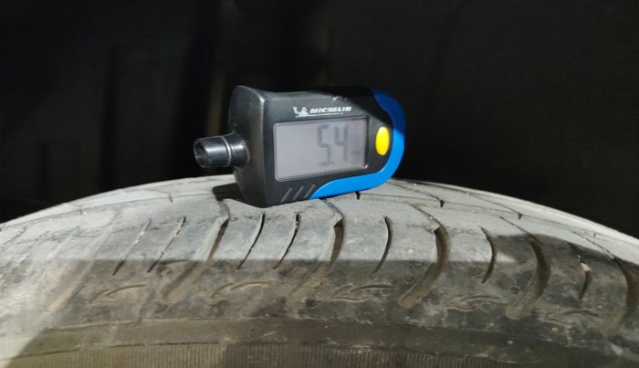 2017 Maruti Swift ZDI, Diesel, Manual, 89,400 km, tyre