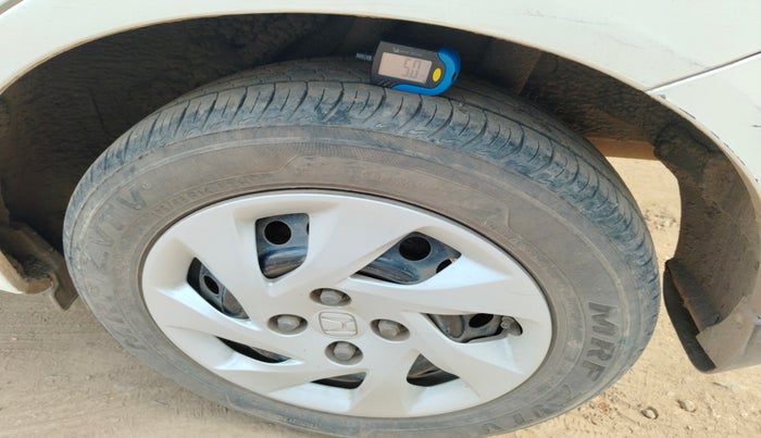 2015 Honda Amaze 1.5L I-DTEC S, Diesel, Manual, 1,35,368 km, tyre