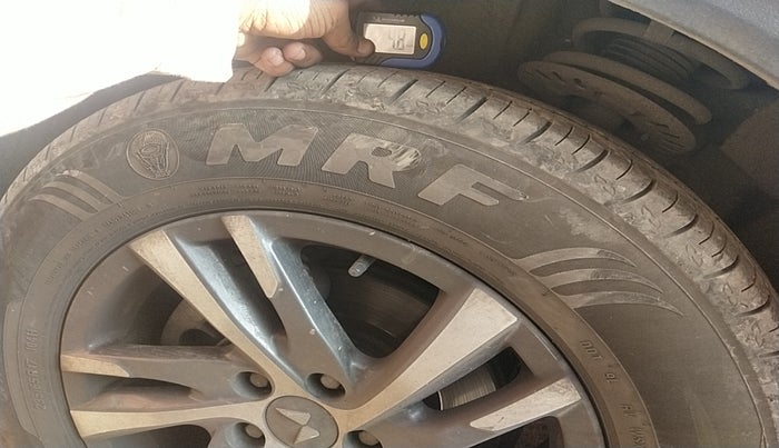 2023 Mahindra XUV700 AX 5 P MT 5 STR, Petrol, Manual, 30,666 km, tyre