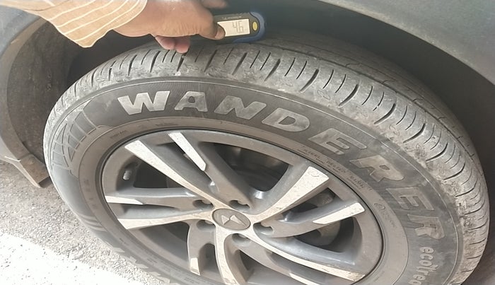 2023 Mahindra XUV700 AX 5 P MT 5 STR, Petrol, Manual, 30,666 km, tyre