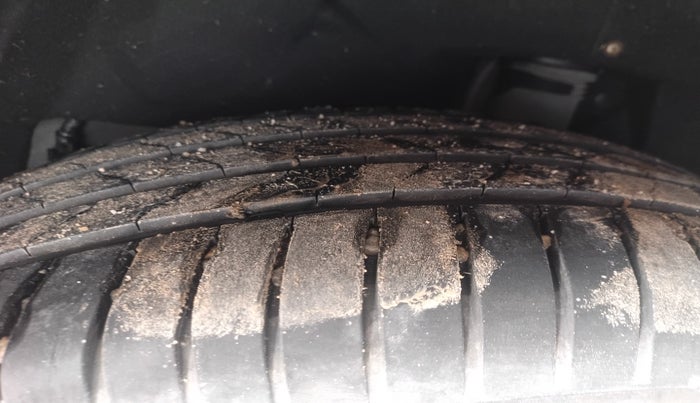 2024 Mahindra XUV700 AX 5 D AT 7 STR, Diesel, Automatic, 24,763 km, tyre