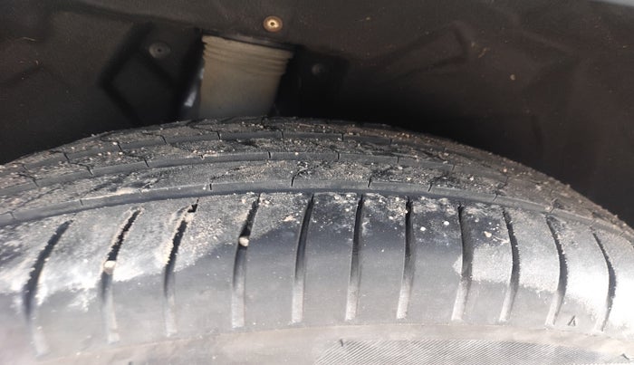 2024 Mahindra XUV700 AX 5 D AT 7 STR, Diesel, Automatic, 24,763 km, tyre