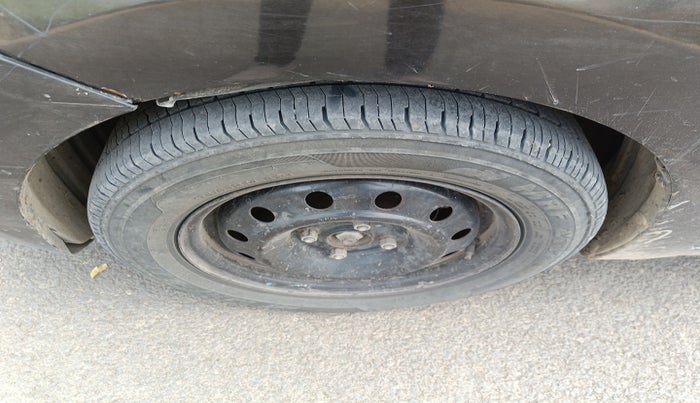 2014 Maruti Celerio VXI AMT, Petrol, Automatic, 1,78,112 km, tyre