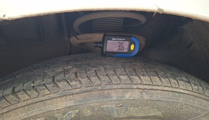 2010 Hyundai Verna TRANSFORM 1.5 SX CRDI, Diesel, Manual, 1,24,561 km, tyre