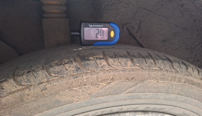 2010 Hyundai Verna TRANSFORM 1.5 SX CRDI, Diesel, Manual, 1,24,561 km, tyre