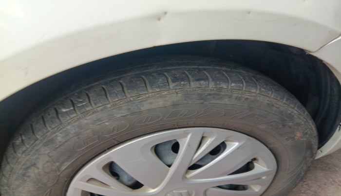 2017 Maruti Swift VXI O, Petrol, Manual, 44,312 km, tyre