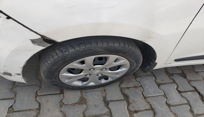 2015 Hyundai Grand i10 SPORTZ 1.1 CRDI, Diesel, Manual, 99,510 km, tyre