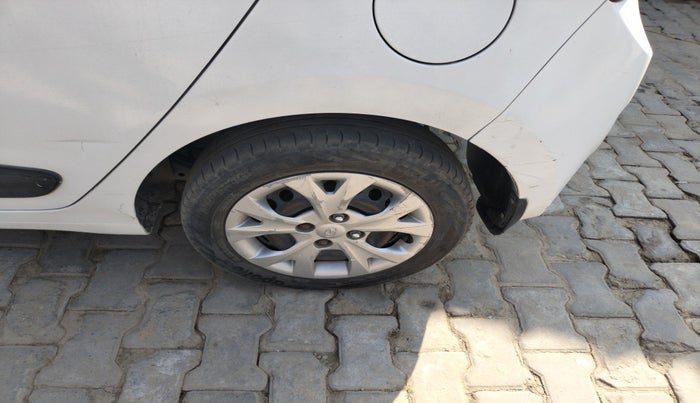 2015 Hyundai Grand i10 SPORTZ 1.1 CRDI, Diesel, Manual, 99,510 km, tyre