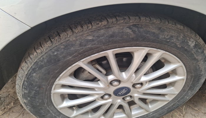 2020 Ford Figo Aspire TITANIUM 1.2 PETROL, Petrol, Manual, 1,05,561 km, tyre