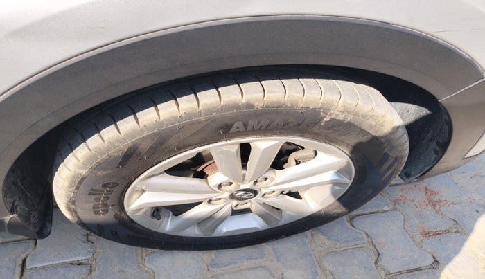 2016 Hyundai Creta SX 1.6 DIESEL, Diesel, Manual, 1,93,305 km, tyre