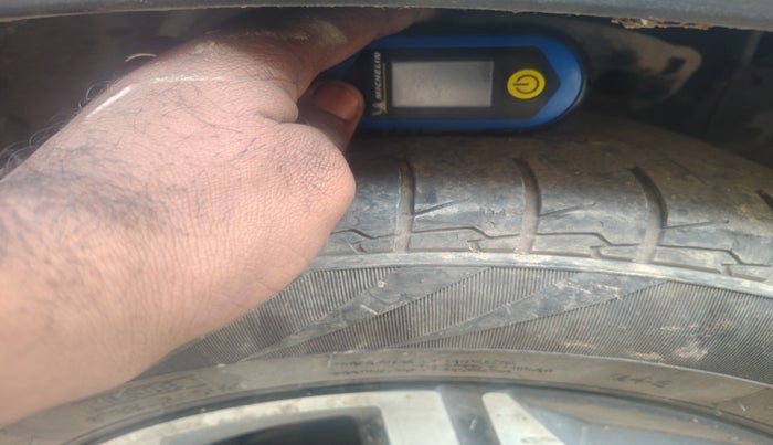 2022 Hyundai ALCAZAR PRESTIGE(O) EXE 1.5 AT 7STR, Diesel, Automatic, 1,35,876 km, tyre