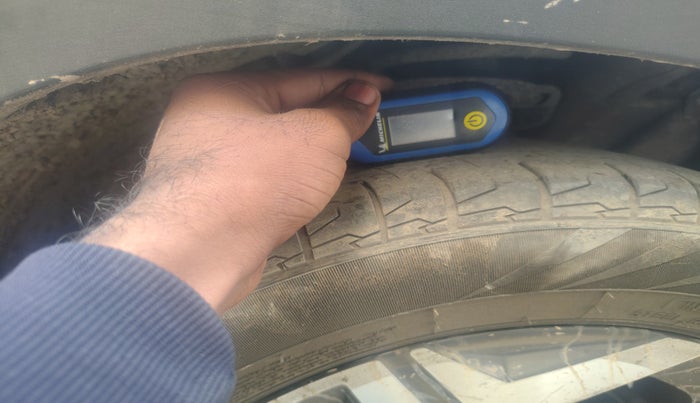 2022 Hyundai ALCAZAR PRESTIGE(O) EXE 1.5 AT 7STR, Diesel, Automatic, 1,35,876 km, tyre