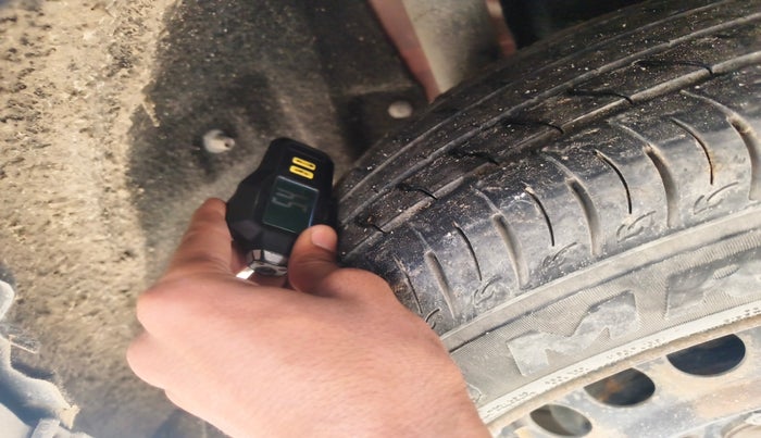 2019 Maruti Vitara Brezza VDI, Diesel, Manual, 1,15,067 km, tyre