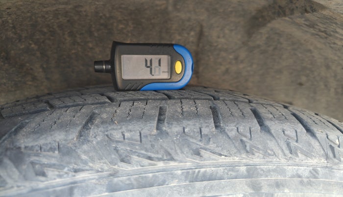 2013 Ssangyong Rexton RX7, Diesel, Automatic, 86,788 km, tyre