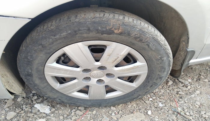 2012 Volkswagen Vento TRENDLINE DIESEL 1.6, Diesel, Manual, 1,07,960 km, tyre