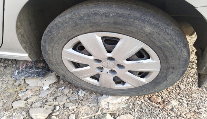 2012 Volkswagen Vento TRENDLINE DIESEL 1.6, Diesel, Manual, 1,07,960 km, tyre