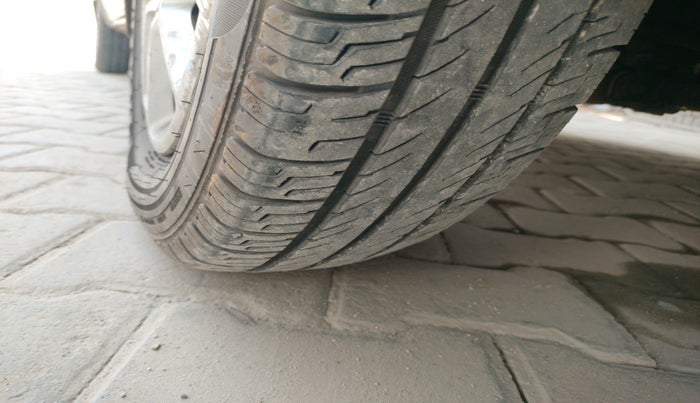 2021 Renault TRIBER RXL MT, Petrol, Manual, 38,087 km, tyre