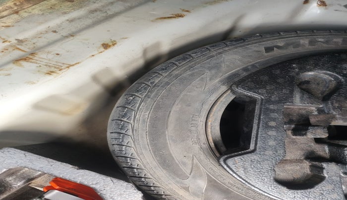 2014 Maruti Ciaz VDI +, Diesel, Manual, 1,06,349 km, tyre