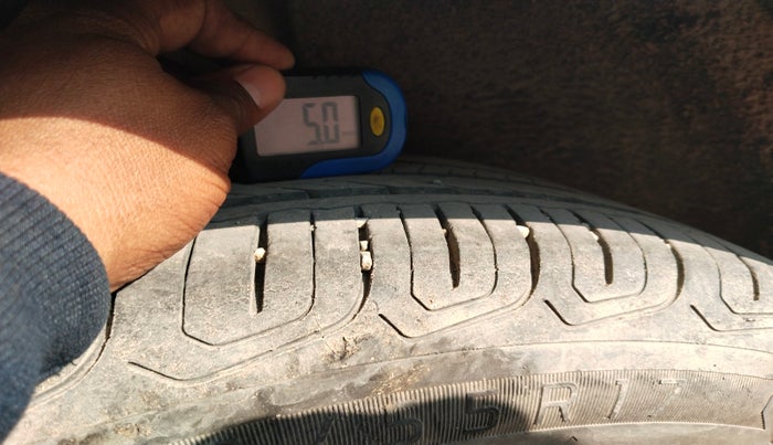 2022 MG ASTOR SUPER EX 1.5 MT, Petrol, Manual, 26,394 km, tyre