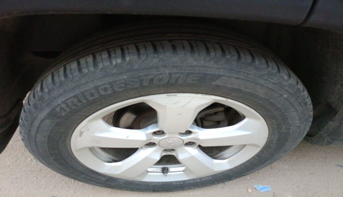 2018 Jeep Compass LONGITUDE (O) 2.0 DIESEL, Diesel, Manual, 1,91,630 km, tyre