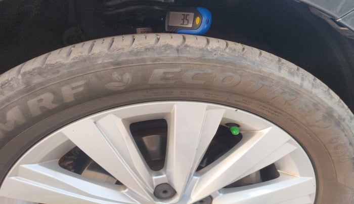 2023 Volkswagen VIRTUS HIGHLINE TSI 1.0 AT, Petrol, Automatic, 30,564 km, tyre