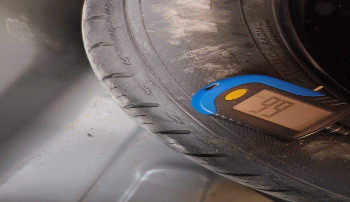 2023 Volkswagen VIRTUS HIGHLINE TSI 1.0 AT, Petrol, Automatic, 30,564 km, tyre