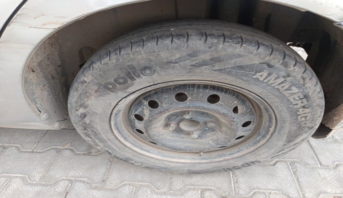 2012 Maruti Swift VDI, Diesel, Manual, 2,07,391 km, tyre