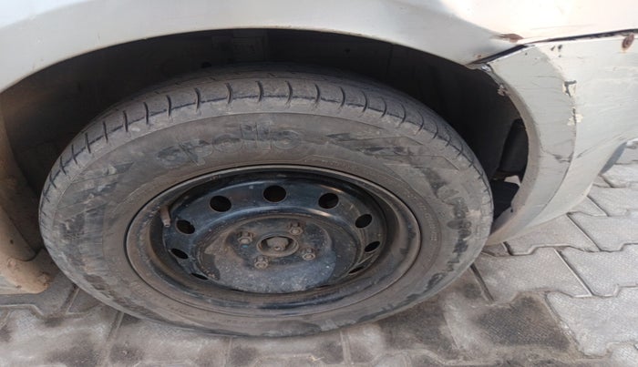 2012 Maruti Swift VDI, Diesel, Manual, 2,07,391 km, tyre