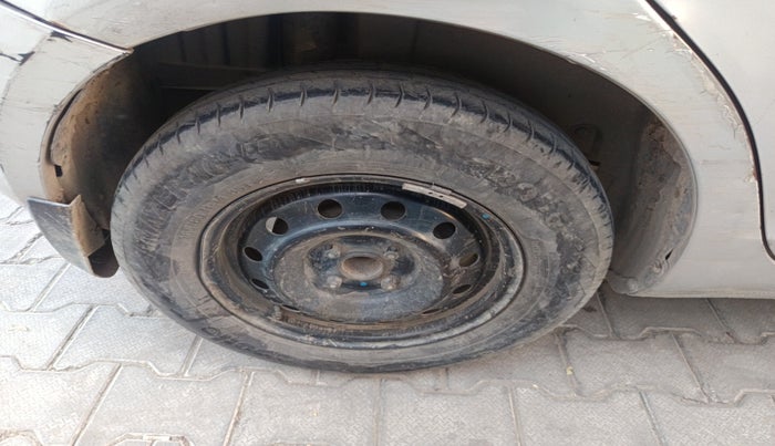 2012 Maruti Swift VDI, Diesel, Manual, 2,07,391 km, tyre