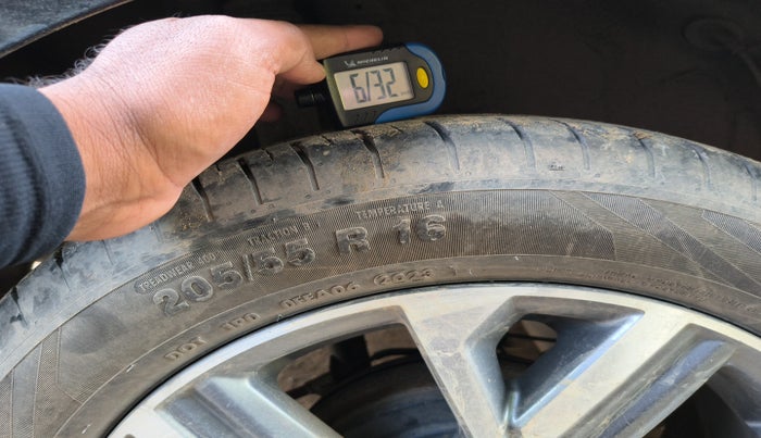 2023 Hyundai Verna SX (O) 1.5 VTVT IVT, Petrol, Automatic, 49,669 km, tyre