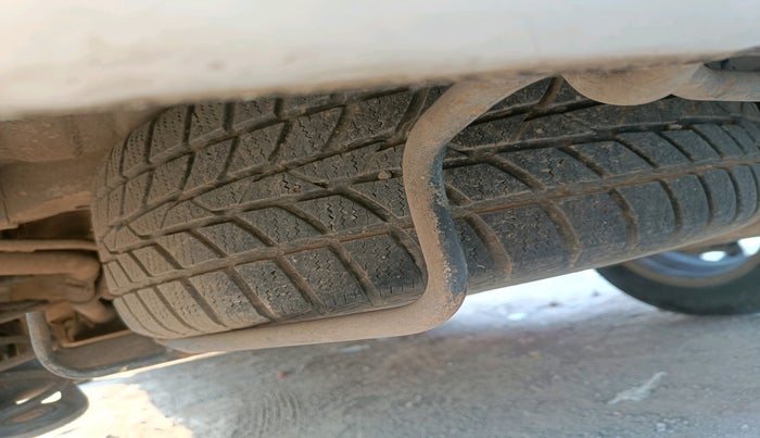 2015 Maruti Ertiga ZDI, Diesel, Manual, 2,73,701 km, tyre