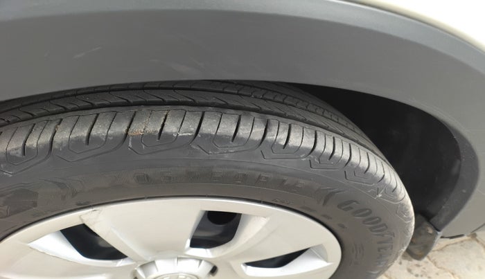 2021 Skoda KUSHAQ ACTIVE 1.0L TSI MT, Petrol, Manual, 51,117 km, tyre